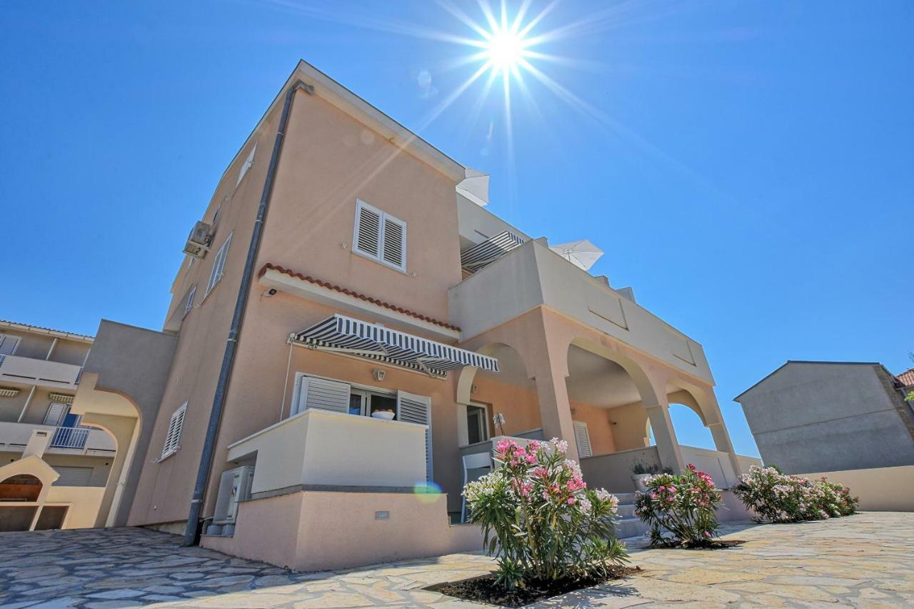 Villa Magena - Luxury Apartments In Pag Center باغ المظهر الخارجي الصورة